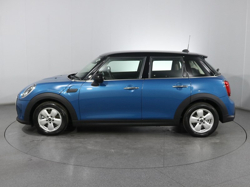 2024 (24) MINI HATCHBACK 1.5 Cooper Classic Premium 5dr Auto 3480849