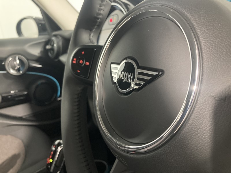 2024 (24) MINI HATCHBACK 1.5 Cooper Classic Premium 5dr Auto 3480827