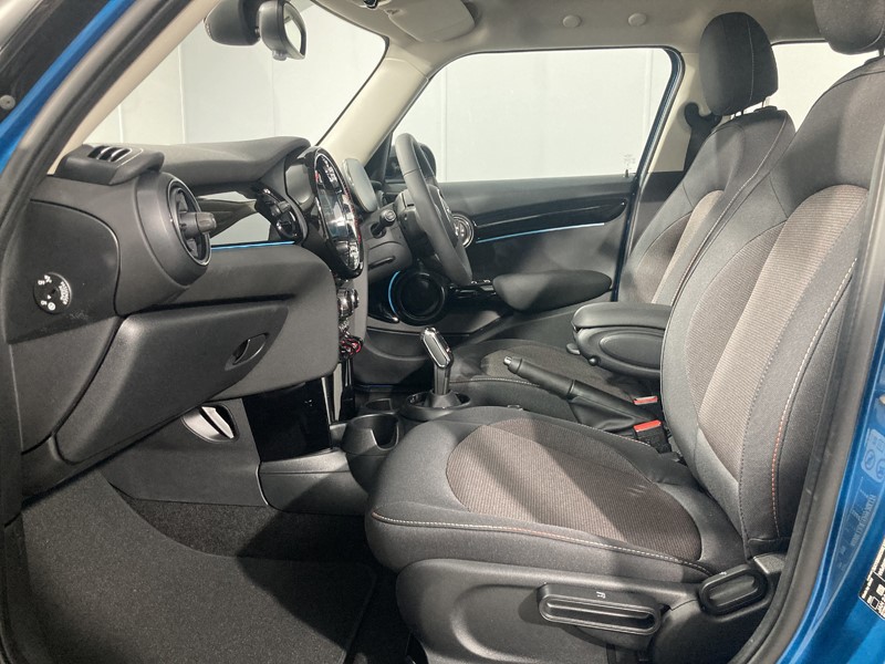 2024 (24) MINI HATCHBACK 1.5 Cooper Classic Premium 5dr Auto 3480841