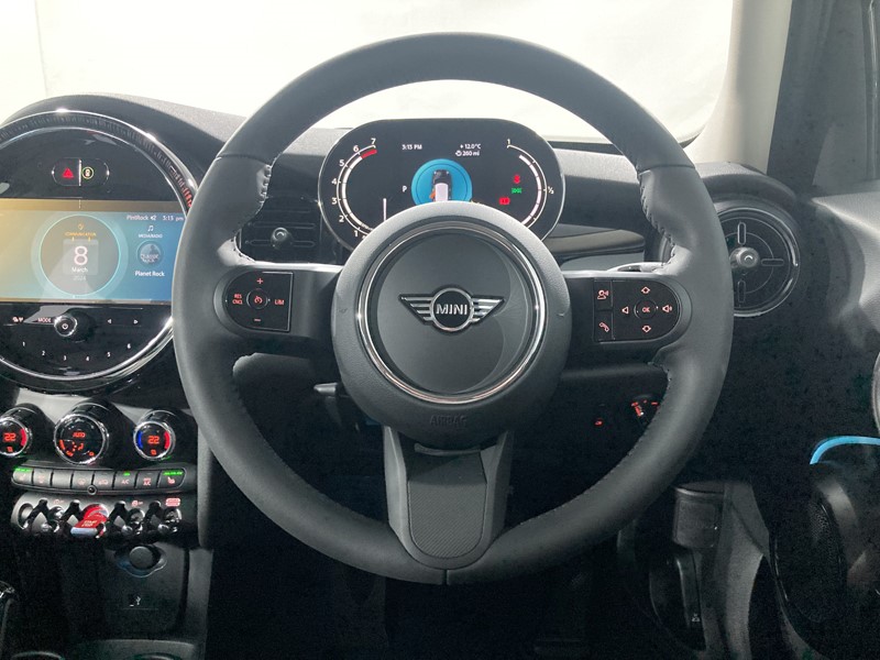 2024 (24) MINI HATCHBACK 1.5 Cooper Classic Premium 5dr Auto 3480811