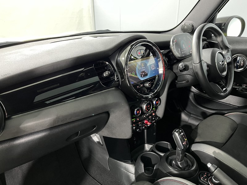 2023 (73) MINI HATCHBACK 2.0 Cooper S Sport 5dr Auto 3527875