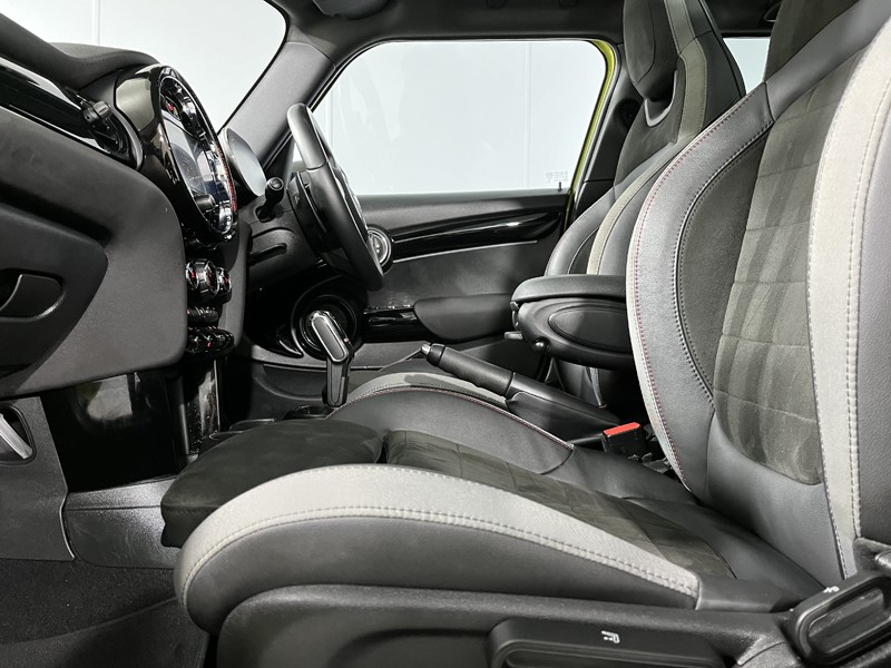 2023 (73) MINI HATCHBACK 2.0 Cooper S Sport 5dr Auto 3527904