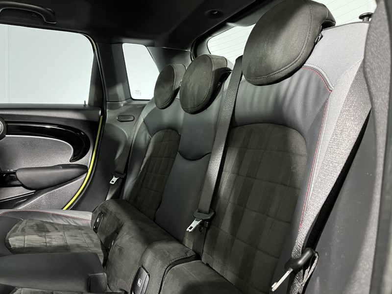 2023 (73) MINI HATCHBACK 2.0 Cooper S Sport 5dr Auto 3527880