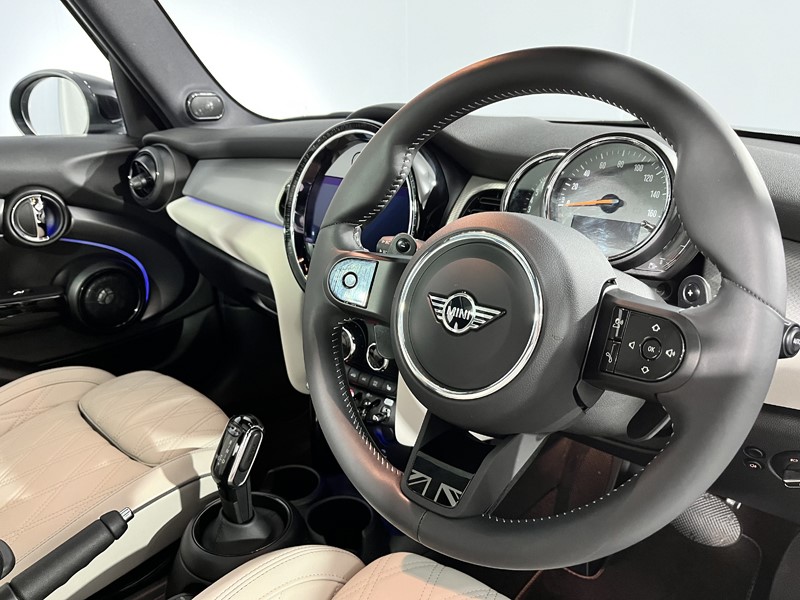 2022 (72) MINI HATCHBACK 2.0 Cooper S Exclusive 5dr Auto 3506126