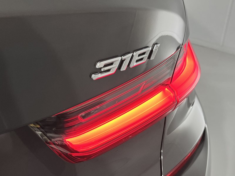 2021 (71) BMW 3 SERIES 318i M Sport 4dr Step Auto 3491332