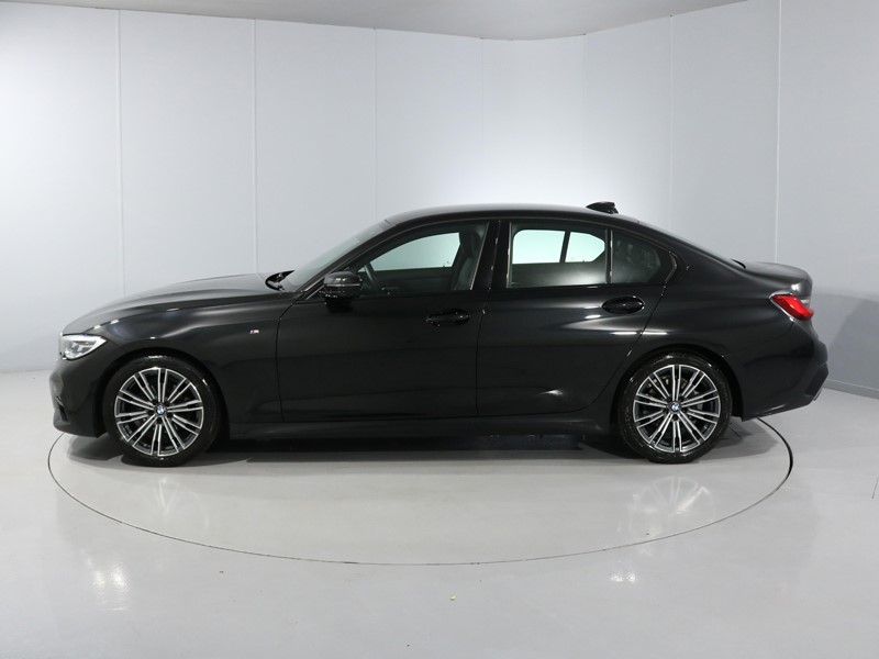 2021 (71) BMW 3 SERIES 318i M Sport 4dr Step Auto 3491335