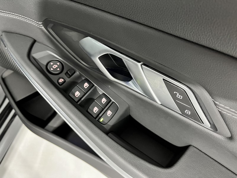 2021 (71) BMW 3 SERIES 318i M Sport 4dr Step Auto 3491308