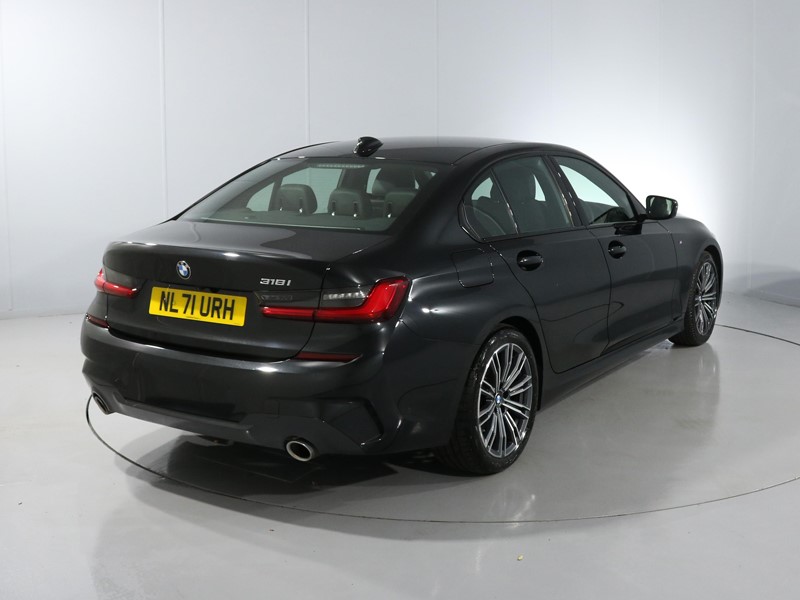 2021 (71) BMW 3 SERIES 318i M Sport 4dr Step Auto 3491336