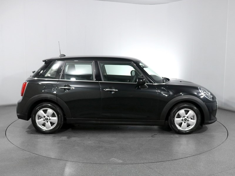 2024 (73) MINI HATCHBACK 1.5 Cooper Classic Premium 5dr Auto 3480764
