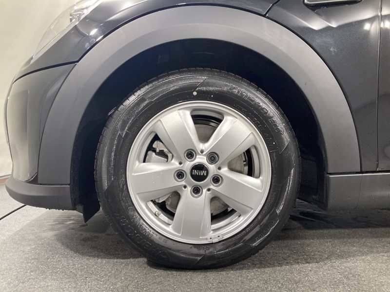 2024 (73) MINI HATCHBACK 1.5 Cooper Classic Premium 5dr Auto 3480775