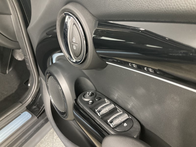 2024 (73) MINI HATCHBACK 1.5 Cooper Classic Premium 5dr Auto 3480780