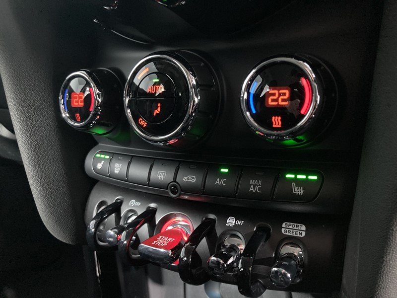 2024 (73) MINI HATCHBACK 1.5 Cooper Classic Premium 5dr Auto 3480792
