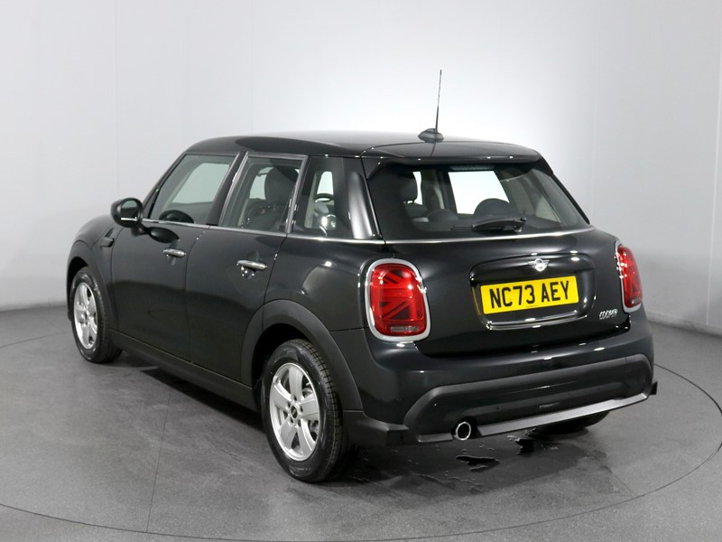 2024 (73) MINI HATCHBACK 1.5 Cooper Classic Premium 5dr Auto 3480763