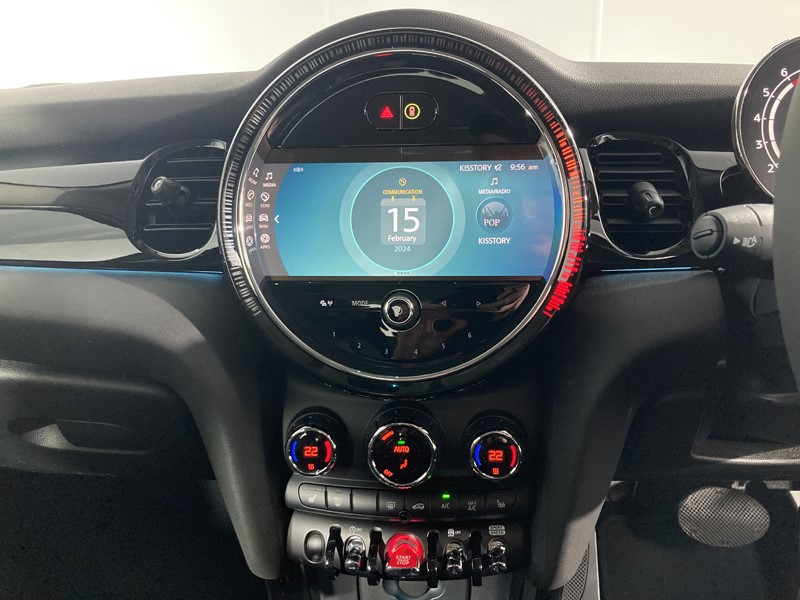2024 (73) MINI HATCHBACK 1.5 Cooper Classic Premium 5dr Auto 3480769