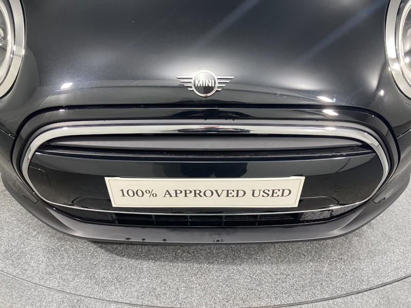 2024 (73) MINI HATCHBACK 1.5 Cooper Classic Premium 5dr Auto 3480800