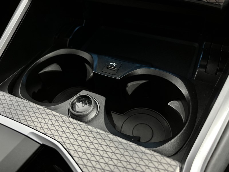 2022 (72) BMW 3 SERIES 330e M Sport 5dr Step Auto 3506526