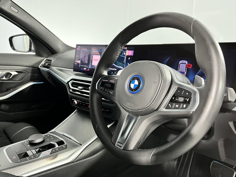 2022 (72) BMW 3 SERIES 330e M Sport 5dr Step Auto 3506500