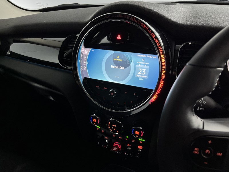 2022 (72) MINI HATCHBACK 1.5 Cooper Classic 5dr Auto 3526657