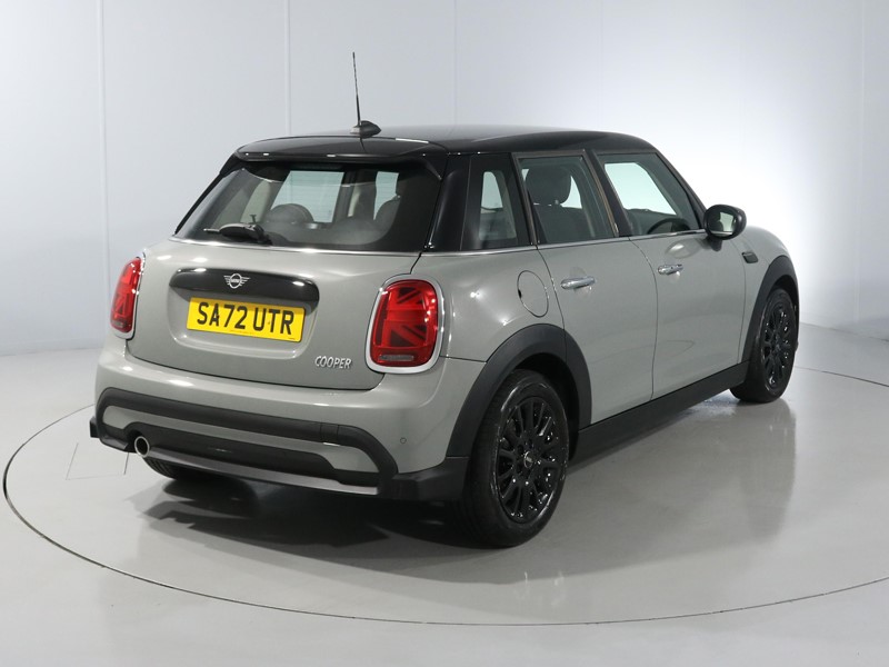 2022 (72) MINI HATCHBACK 1.5 Cooper Classic 5dr Auto 3526694