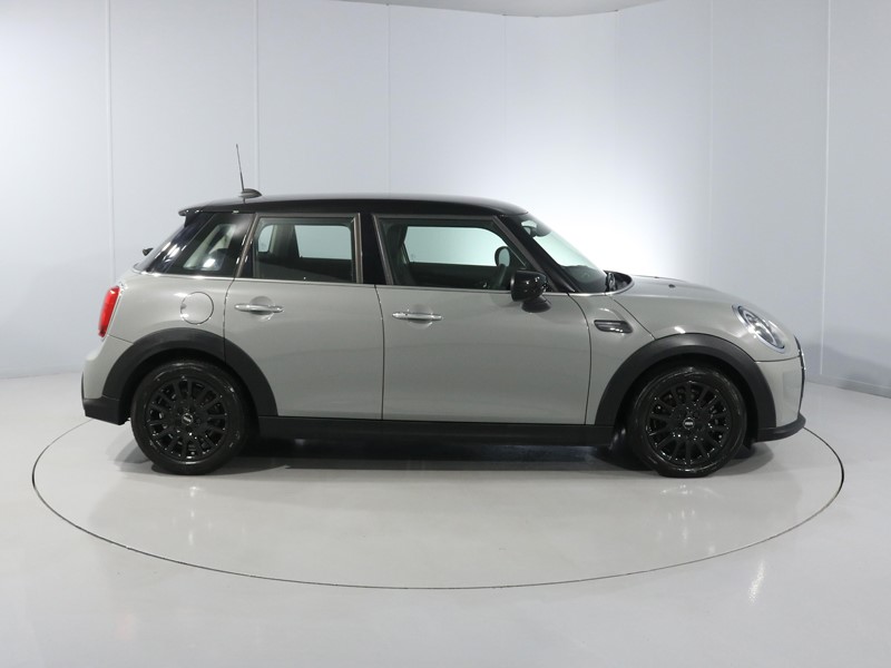 2022 (72) MINI HATCHBACK 1.5 Cooper Classic 5dr Auto 3526652