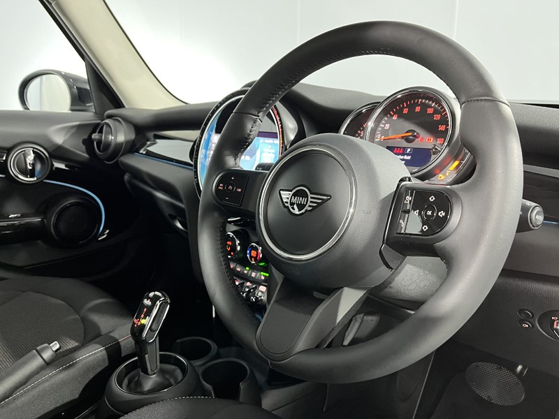 2022 (72) MINI HATCHBACK 1.5 Cooper Classic 5dr Auto 3526655