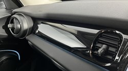 2022 (72) MINI HATCHBACK 1.5 Cooper Classic 5dr Auto 3526674