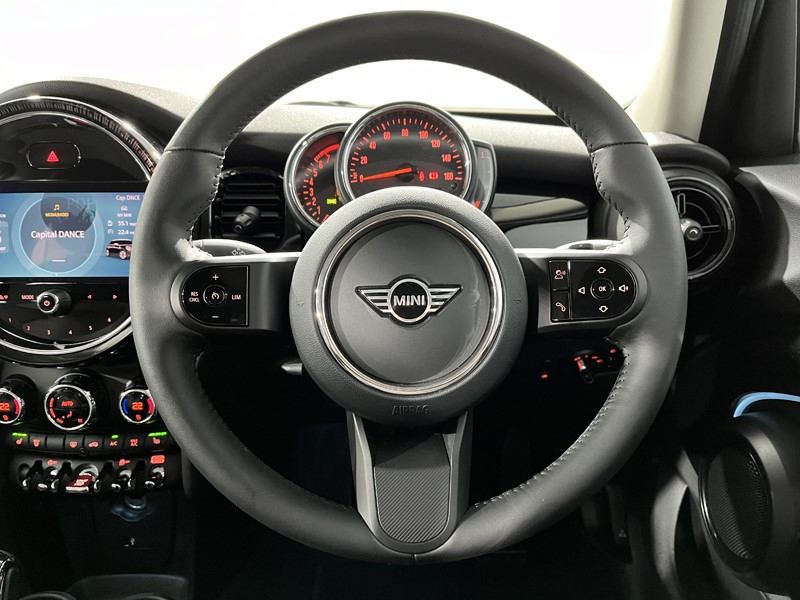 2022 (72) MINI HATCHBACK 1.5 Cooper Classic 5dr Auto 3526654