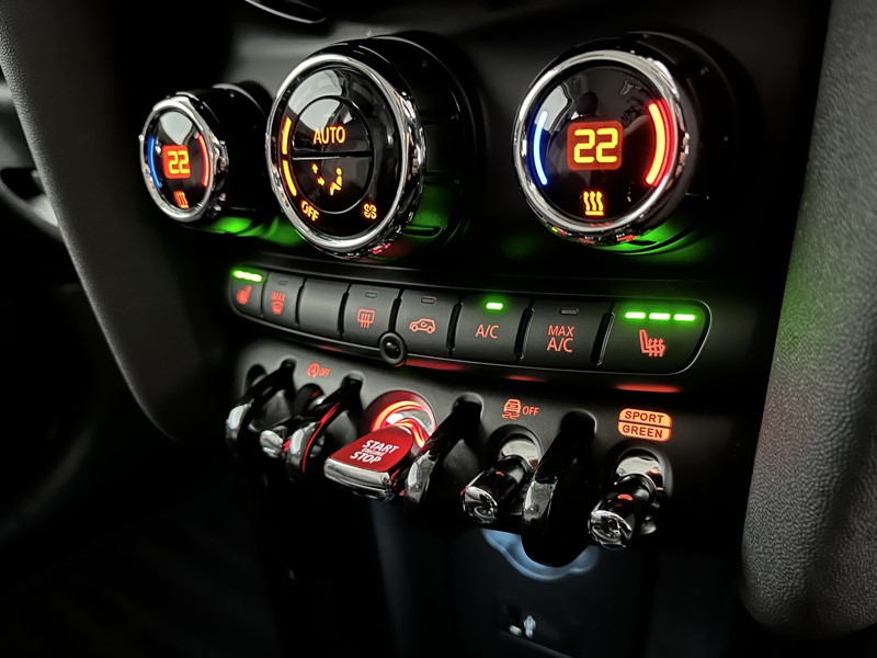 2022 (72) MINI HATCHBACK 1.5 Cooper Classic 5dr Auto 3526679