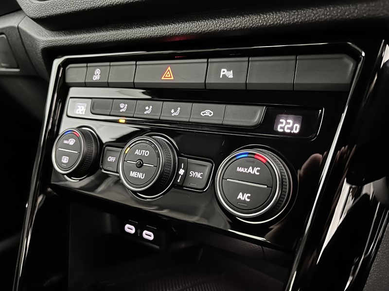 2021 (71) VOLKSWAGEN T-ROC 1.5 TSI EVO Black Edition 5dr 3515689