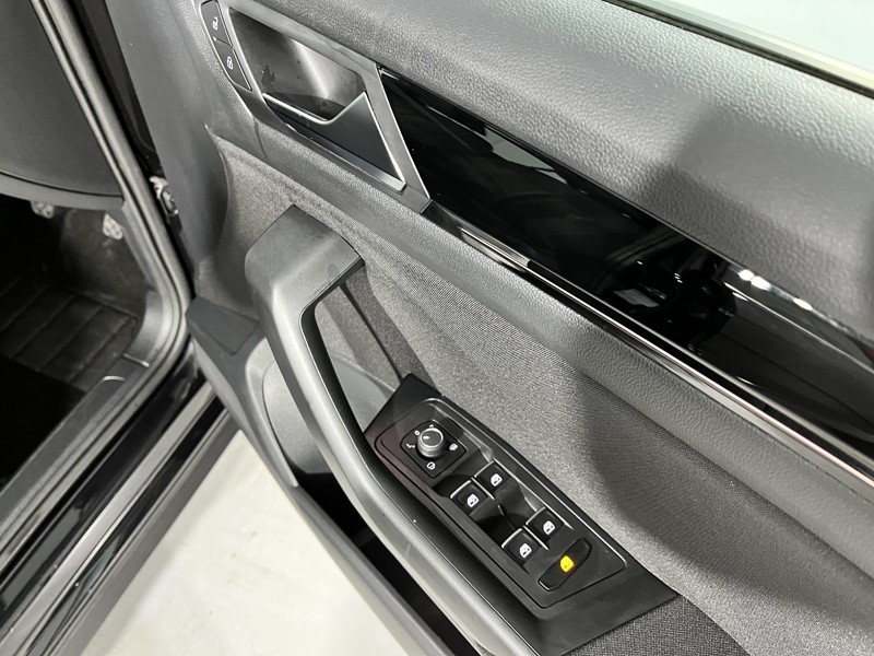 2021 (71) VOLKSWAGEN T-ROC 1.5 TSI EVO Black Edition 5dr 3515680