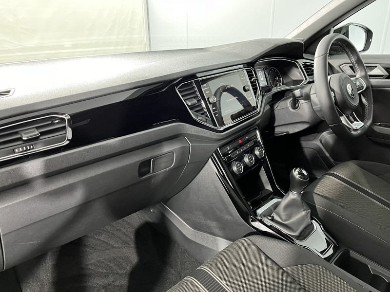 2021 (71) VOLKSWAGEN T-ROC 1.5 TSI EVO Black Edition 5dr 3515669