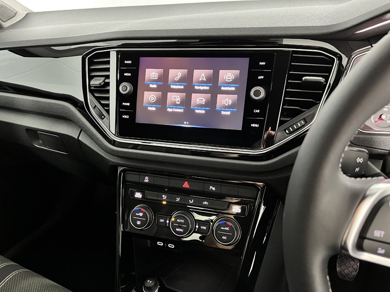 2021 (71) VOLKSWAGEN T-ROC 1.5 TSI EVO Black Edition 5dr 3515670