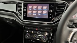 2021 (71) VOLKSWAGEN T-ROC 1.5 TSI EVO Black Edition 5dr 3515670