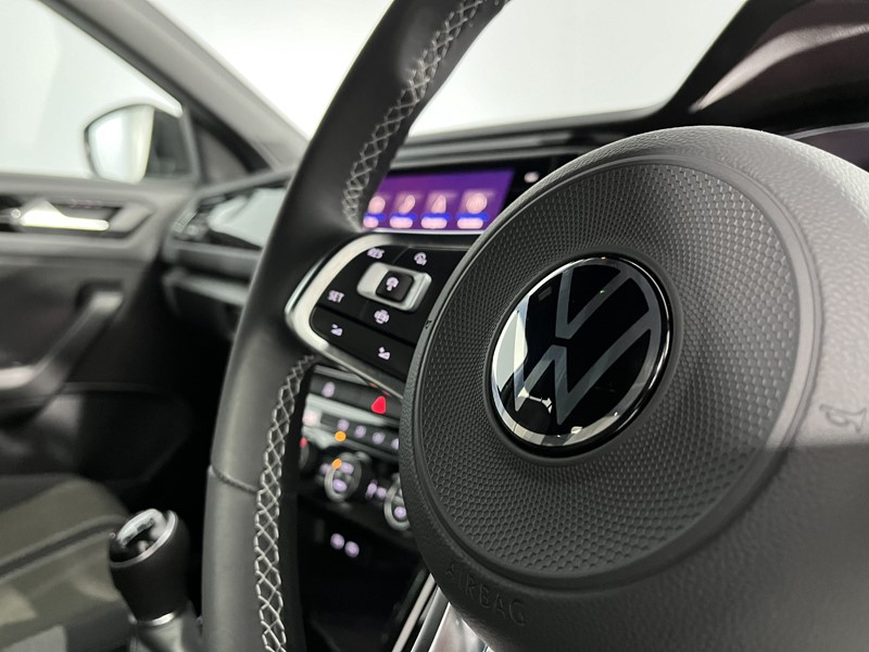 2021 (71) VOLKSWAGEN T-ROC 1.5 TSI EVO Black Edition 5dr 3515682