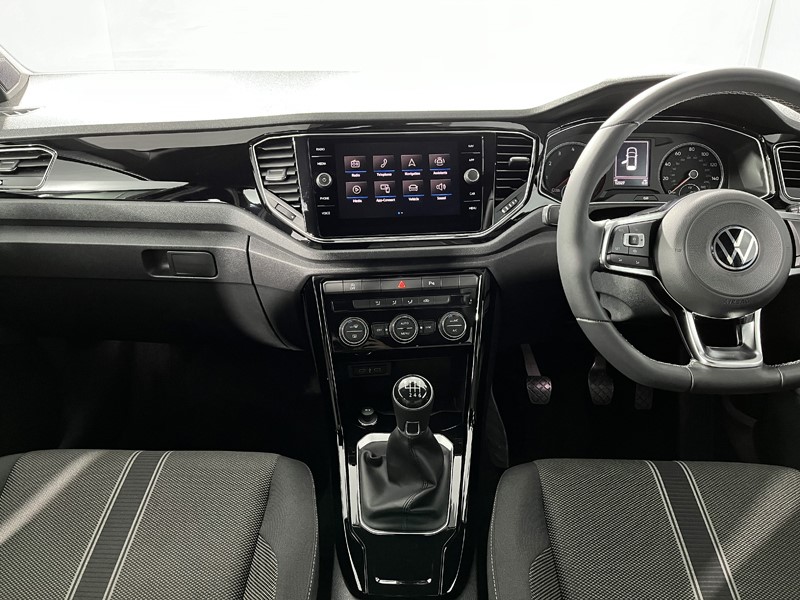 2021 (71) VOLKSWAGEN T-ROC 1.5 TSI EVO Black Edition 5dr 3515666