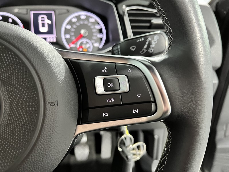 2021 (71) VOLKSWAGEN T-ROC 1.5 TSI EVO Black Edition 5dr 3515684