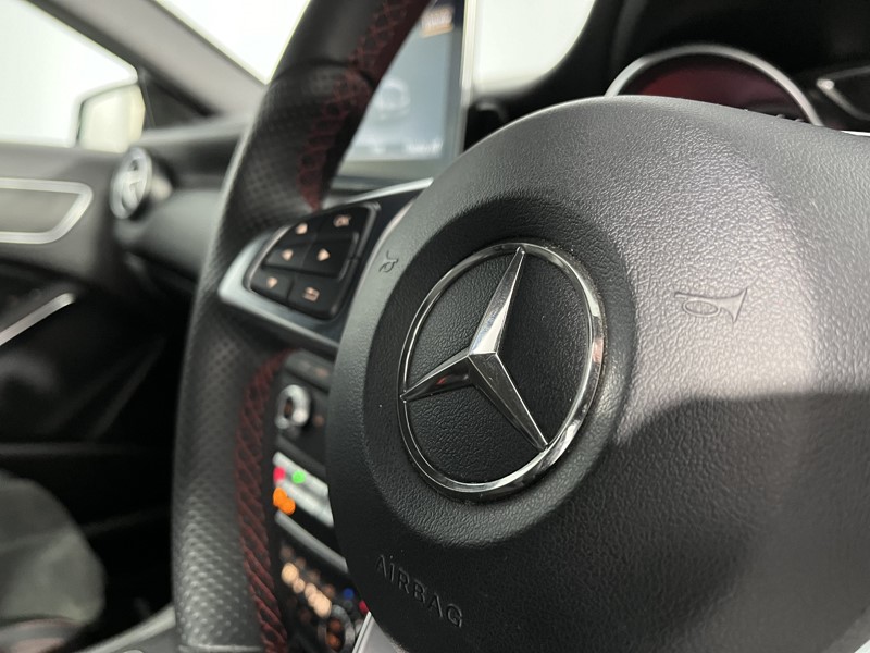 2017 (67) MERCEDES-BENZ A CLASS A180d AMG Line 5dr Auto 3515495