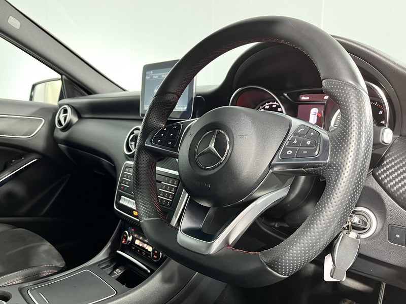 2017 (67) MERCEDES-BENZ A CLASS A180d AMG Line 5dr Auto 3515479