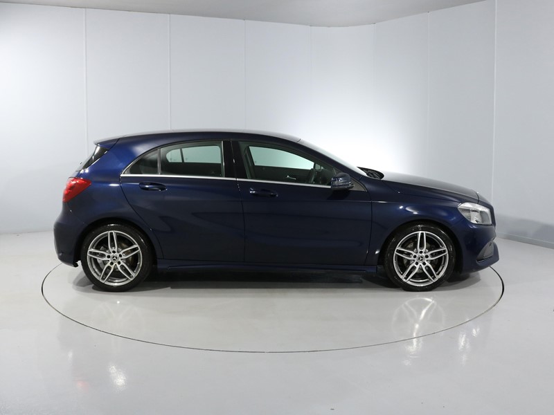 2017 (67) MERCEDES-BENZ A CLASS A180d AMG Line 5dr Auto 3515476