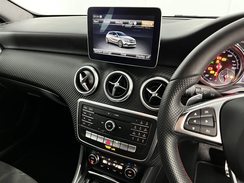 2017 (67) MERCEDES-BENZ A CLASS A180d AMG Line 5dr Auto 3515481