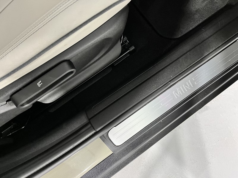2019 (19) MINI CLUBMAN 1.5 Cooper Exclusive 6dr Auto 3544359