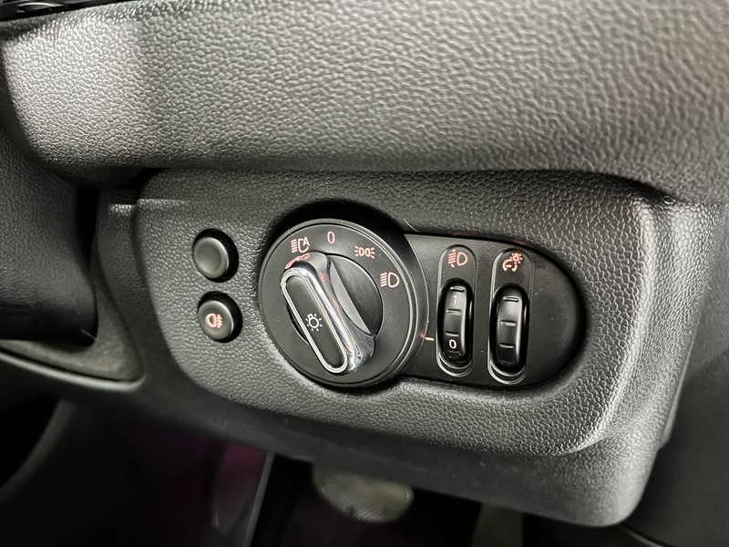 2019 (19) MINI CLUBMAN 1.5 Cooper Exclusive 6dr Auto 3544361