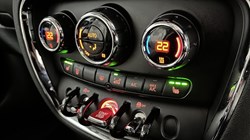 2019 (19) MINI CLUBMAN 1.5 Cooper Exclusive 6dr Auto 3544370