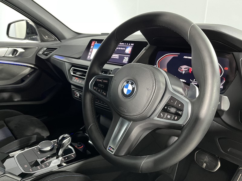 2020 (70) BMW 1 SERIES M135i xDrive 5dr Step Auto 3628231