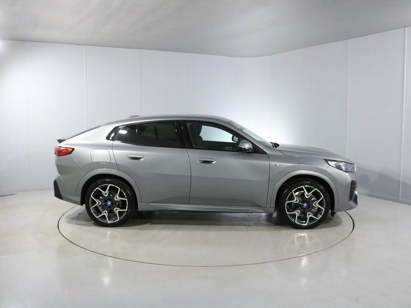 2024 (74) BMW iX2 230kW xDrive30 M Sport 65kWh 5dr Auto 3716079