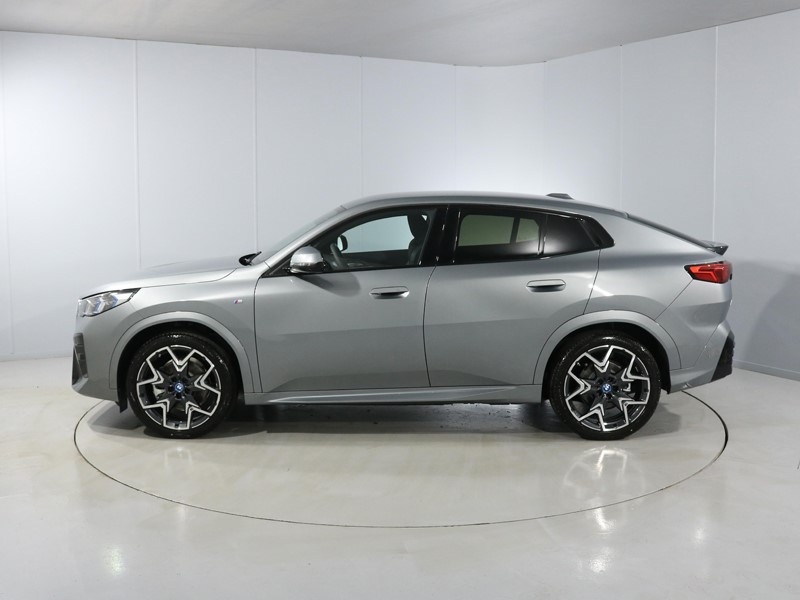 2024 (74) BMW iX2 230kW xDrive30 M Sport 65kWh 5dr Auto 3716118