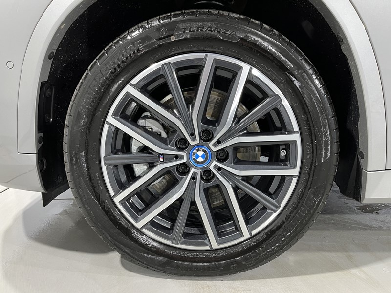 2024 (74) BMW iX1 230kW xDrive30 M Sport 65kWh 5dr Auto 3696021