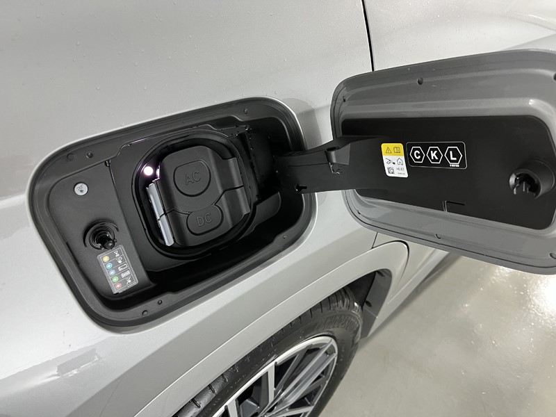 2024 (74) BMW iX1 230kW xDrive30 M Sport 65kWh 5dr Auto 3696044