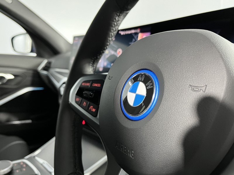 2024 (74) BMW 3 SERIES 330e M Sport 5dr Step Auto 3913467