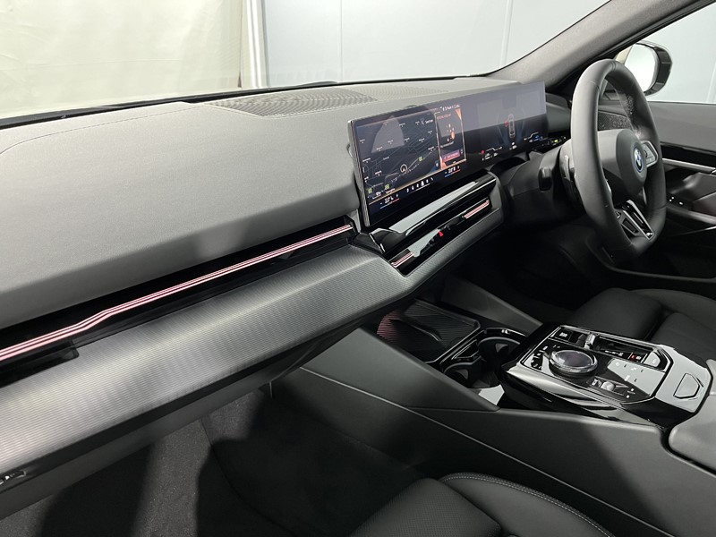 2024 (74) BMW 5 SERIES 530e M Sport Pro 5dr Auto 4172410